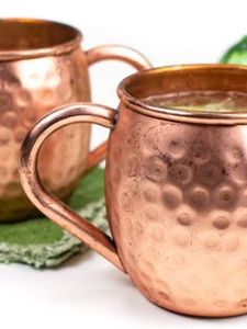 Juego de tazas de cobre para cócteles de jardín con lavanda, acabado martillado, tazas de metal duraderas y reutilizables para cocina. - Product Image 3