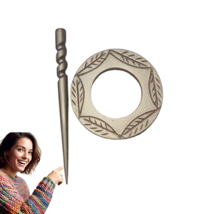 Pasador de chal de madera delgado de 8 cm diseñado para sujetar con precisión pañuelos ligeros sin que ocupen espacio. - Product Image 4