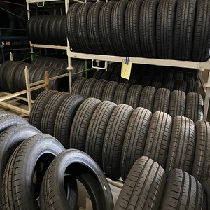 Pneus de camion radiaux sans chambre à air usagés en vrac 385/65R22.5 pour les grossistes et les entreprises de commerce international de flottes de camions lourds - Product Image 1