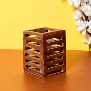 Portalápices de madera pequeño hecho a mano, organizador de escritorio de madera, soporte para bolígrafos de mesa de madera, artesanía natural. - Product Image 3