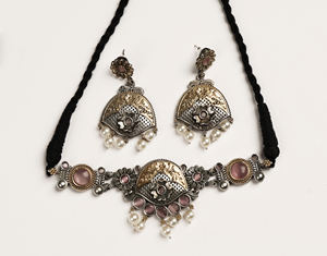 Conjunto de gargantilla de plata oxidada de dos tonos con piedra rosa |   Collar de Gargantilla Tribal Indio |   Joyería Boho de Estilo Distintivo |   Joyería Étnica para Bodas - Product Image 2