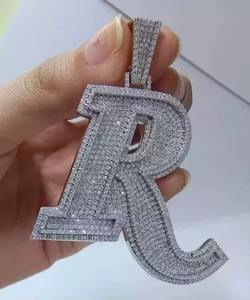 Pendentif personnalisé en argent sterling 925 avec moissanite ronde de 3 carats plaqué or pour les fêtes - Product Image 2