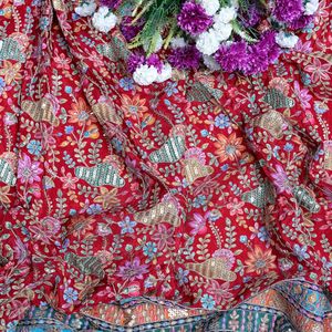 Tissu en crêpe brodé floral rouge vif, résistant aux taches, 54 pouces, pour confection de Kurtis, tuniques et robes Anarkali de créateur - Product Image 5