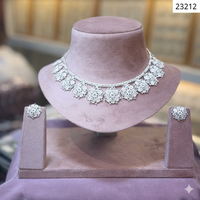 Set Perhiasan Emas 24K Dubai Vintage Klasik Mutiara Bunga Kristal Berlian Imitasi Bros Anting Kalung Hadiah Ulang Tahun Fashion Alloy