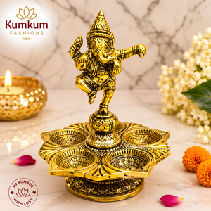Candelabro Diya de Plata Alemana con diseño del Dios Ganesha Bailarín Dorado, de arte popular indio hecho a mano y ecológico, artículo para Pooja navideña para el hogar. - Product Image 1