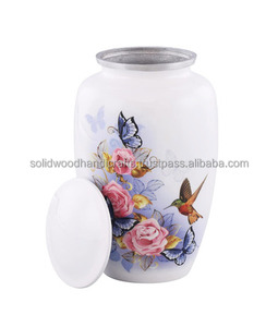 Urnas Funerarias Decorativas de Latón de Alta Calidad, Urnas Hechas a Mano para Hombres y Mujeres - Product Image 1