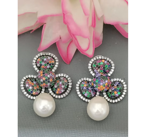 Boucles d'oreilles pendantes RCHIE CREATION faites à la main, tendance, en forme de poire, imitation perle, zircon, motif floral, pour femmes, occasions de mariage - Product Image 4