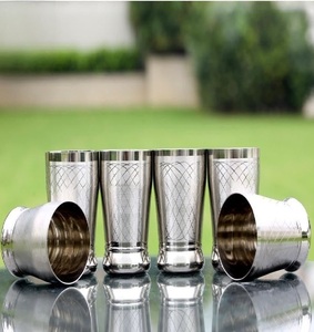 Vaso de acero inoxidable grabado de lujo, vaso de agua de metal pulido de alta calidad para hotel y restaurante - Product Image 1