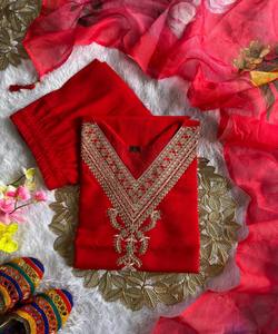 Atractivo conjunto de ropa étnica de lujo con bordado romano de algodón y lentejuelas, de secado rápido, con top, pantalón y dupatta, para uso festivo, precio al por mayor. - Product Image 6