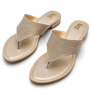 Sandalias de tacón de cuña con purpurina y diamantes de imitación, con tira en V, tipo mule, de punta abierta, para fiesta de verano - Product Image 2