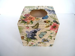 Boîte à mouchoirs en bois de forme rectangulaire avec motif floral, durable et portable, pour hôtel - Product Image 3