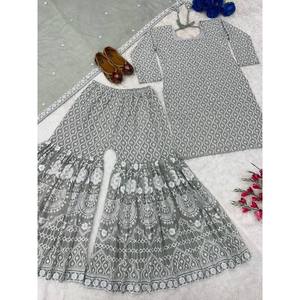 Hermosa ropa de fiesta para mujer Top Bottom y Fancy Dupatta Set - Product Image 1