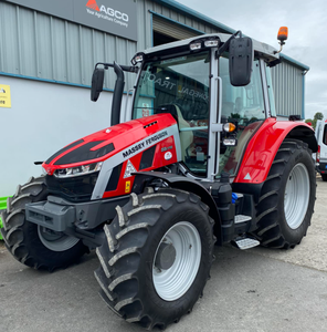 Tracteur Massey Ferguson puissant offrant une consommation de carburant efficace, des performances stables, une conduite confortable et un fonctionnement fiable. - Product Image 5