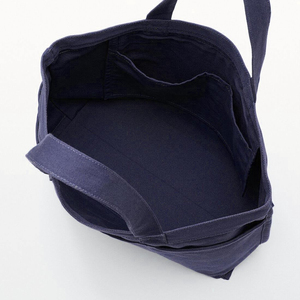 Sac de shopping bleu foncé avec poignée supérieure, sac fourre-tout en toile de taille moyenne pour usage quotidien, logo personnalisé, sac fourre-tout écologique et durable - Product Image 4