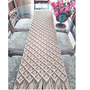 Chemin de table en macramé de qualité supérieure pour la décoration de restaurants, les événements de mariage et les intérieurs résidentiels, disponible à la vente en gros. - Product Image 4