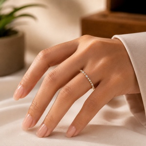 Anillo de media eternidad con moissanita de corte marquesa y redondo, chapado en oro, engaste pavé, para compromiso y boda de mujer - Product Image 5