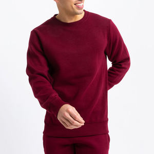 Survêtement à capuche bordeaux pour homme, manches longues, design uni, vêtement décontracté, 100% coton, poids moyen, coupe régulière avec poches latérales - Product Image 1