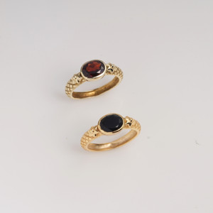 Bague en laiton Moku Jewellery, onyx noir ovale facetté, taille fixe, style glamour, pierre de naissance de juillet, bijoux faits à la main pour femmes - Product Image 2