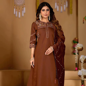 Ensemble élégant Anarkali Kurti Plazo Dupatta – Vêtements ethniques indiens haut de gamme pour l'exportation - Product Image 1