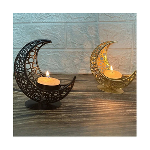 Ensemble de 2 porte-bougies en métal en forme de croissant de lune, design ajouré, finition dorée et noire, pour la décoration du Ramadan et de l'Aïd - Product Image 1