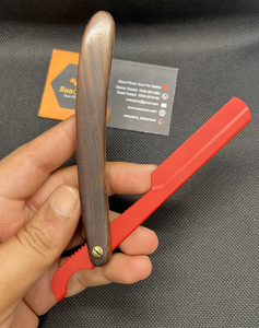 Saaqaans Enterprises - Navaja de Afeitar Profesional con Mango de Madera, Cuchilla de Acero Inoxidable Reemplazable, Personalizable - Product Image 1