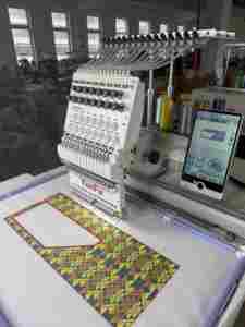 เครื่องจักรเย็บผ้า ยี่ห้อ <span class=keywords><strong>Janome</strong></span> รุ่น 550e เครื่องปักคอมพิวเตอร์ สำหรับเสื้อยืด พิมพ์อัตโนมัติ หัวเดียว เครื่องปักลายโมโนแกรม - Product Image 3