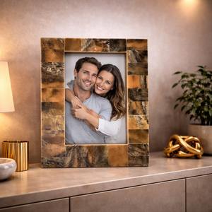 Marco de Fotos Pequeño de Madera para Escritorio con Protección de Vidrio Antirayaduras - Product Image 2