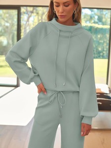Conjunto Deportivo Ecológico de 2 Piezas para Mujer, Color Verde Salvia, con Pedrería, Sudadera con Cordón y Pantalones Anchos Transpirables - Product Image 6