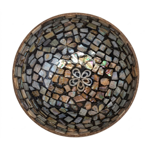 Tazón de cáscara de coco con líneas artísticas talladas, superficie ecológica con acabado pulido para cocinas - Product Image 2