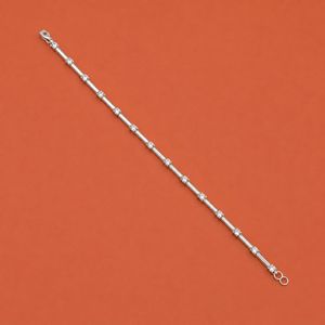 Bracelet en argent pour femme avec design à maillons fins et diamant rond en moissanite, pour un usage quotidien - Product Image 3