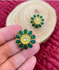 ต่างหูแบบติดหูประดับดอกไม้คุณภาพพรีเมียมเคลือบทองหรูหราสำหรับผู้หญิงและเด็กผู้หญิง เหมาะสำหรับงานเลี้ยงตอนเย็น - Product Image 5