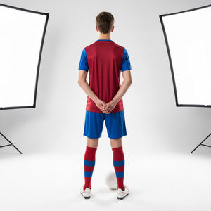 Uniformes de Fútbol Personalizados por Sublimación, Nombre y Números del Equipo, Uniformes de Fútbol Duraderos, Fábrica OEM - Product Image 6