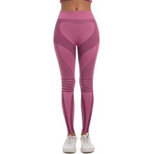 Leggings de yoga taille haute pour femme avec logo personnalisé, effet push-up sexy, pantalon de sport et de fitness à séchage rapide, sans couture et extensible pour l'entraînement - Product Image 2
