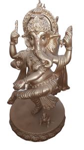 Ganesha debout en fibre dorée pour la décoration de mariage - Product Image 2
