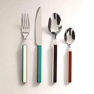 Ensemble de couverts en acier inoxydable résistant à la rouille avec manche en céramique, garanti une beauté durable malgré une utilisation quotidienne pendant des années. - Product Image 1