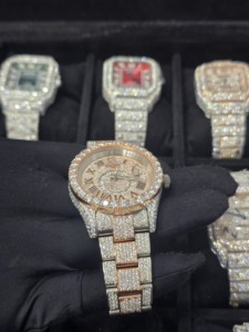 Reloj Bussdown de Lujo con Cristales de Zafiro y Moissanita, Completamente Cubierto de Piedras, de Acero Inoxidable, con Movimiento Automático, Estilo Hip Hop, Fabricación Personalizada - Product Image 3