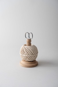 Soporte de hilo de madera giratorio para tejer y crochet, organizador de hilo para manualidades - Product Image 4