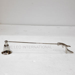 Accesorios para velas: Apagavelas de hormigón de diseño único y metal pulido brillante, muy vendidos para restaurantes. - Product Image 5