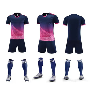 Ensemble d'uniformes de football compétitifs, kit de football personnalisé pour équipe, tenue de sport durable pour les performances de match - Product Image 6