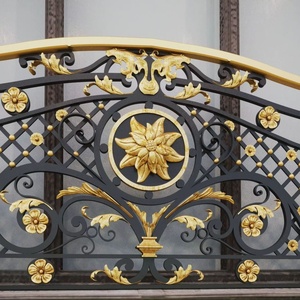 Rampe de balcon en fer forgé de style victorien KHP, à fixer au sol ; Montage facile, résistante à la rouille, avec accents dorés, garantie 3 ans - Product Image 2