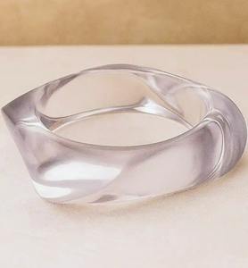 Brazalete de Acabado Brillante de Calidad de Exportación, Joyería Contemporánea Elegante y Moderna para Mujer, Ideal para Fiestas, Disponible para la Venta, Shan - Product Image 4