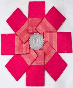Sari de Seda Rosa con Borde Dorado, Traje Tradicional Indio para Bodas, para Mujer, Largo hasta el Suelo, Corte Regular - Product Image 3