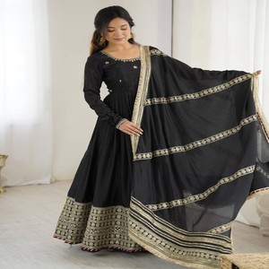 VASTRA COTTAGE Anarkali Premium Chinon con Bordado de Hilo y Lentejuelas, Pantalón de Algodón, Dupatta con Borde de Encaje, Ropa Étnica Elegante para Mujer - Product Image 2