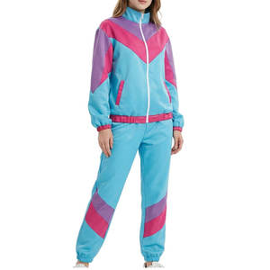 Ensemble coupe-vent pour femme, service OEM, idéal pour la course et les activités estivales, couleur unie avec motif au design unique. - Product Image 1