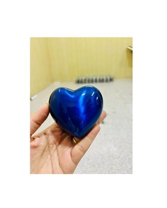 Urna Funeraria con Forma de Corazón Estilo Americano para Adultos - Ecológica y Personalizable - Product Image 1