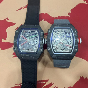 Superbe montre pour homme RM67-02 en fibre de carbone de forme tonneau, design ultra-fin de 7,8 mm, verre saphir, montre de créateur - Product Image 1