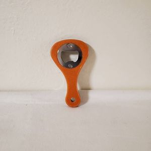 Abridor de Botellas de Resina Personalizado con Conchas y Perlas Incrustadas, Hecho a Mano, Tema Costero, Accesorio para Cocina y Bar - Product Image 2