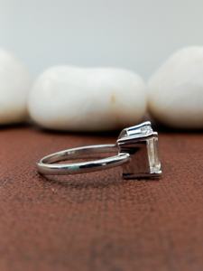 แหวนแต่งงานทรงลูกแพร์ทันสมัยจาก D'VINS JEWELS เพชรทรงเหลี่ยมเจียระไนแบบบริลเลียนท์ สี D ขาว โรสโกลด์ เพชรเพาะเลี้ยงในห้องปฏิบัติการ - Product Image 5