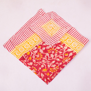 Écharpe carrée en coton imprimé naturellement, motif rouge, jaune et blanc, accessoire décontracté d'été, bandana multifonctionnel de style bohème - Product Image 6