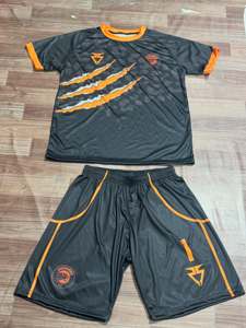 Ensemble d'uniformes de football personnalisés sublimés Jaguars, imprimé camouflage noir et orange, polyester respirant, kit de football pour hommes adultes - Product Image 2